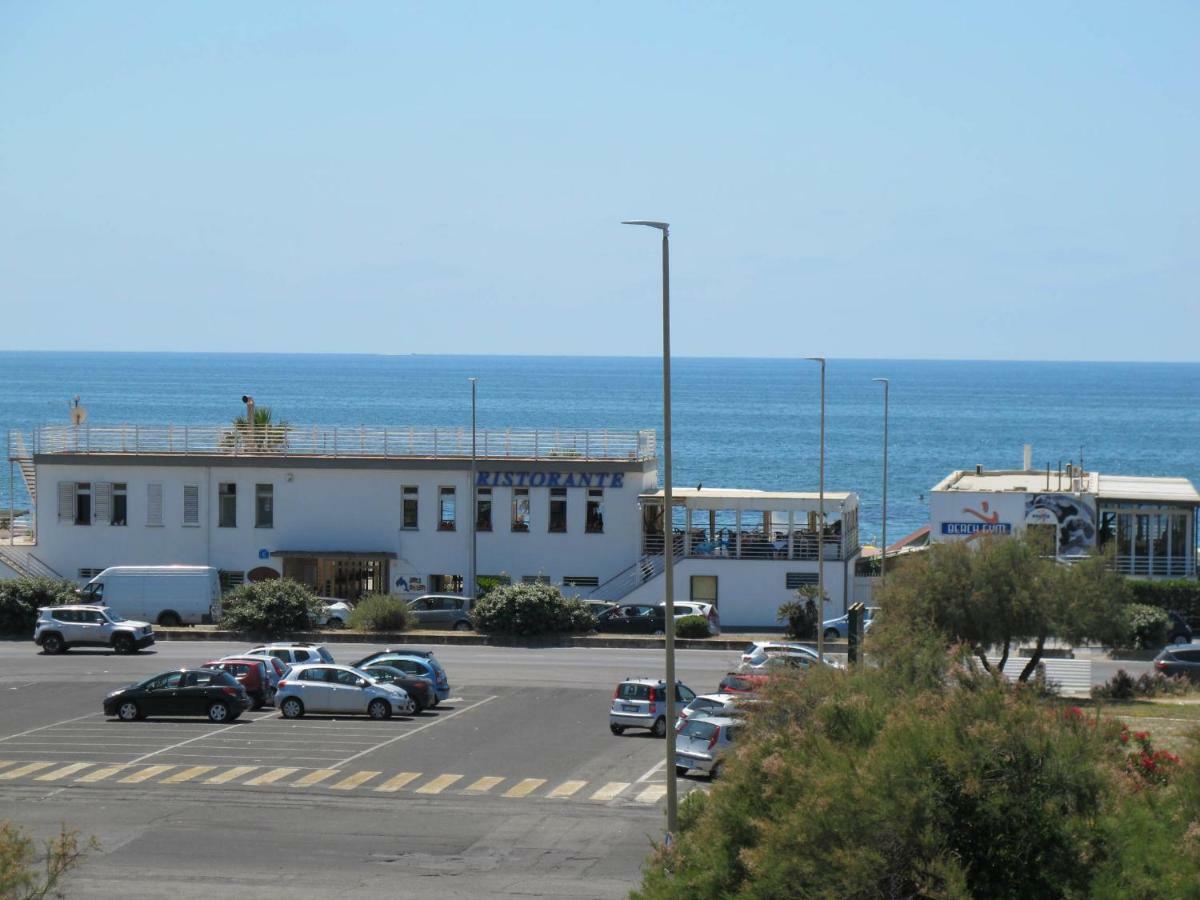 Brezza di Mare Apartment Lido di Ostia Exterior foto